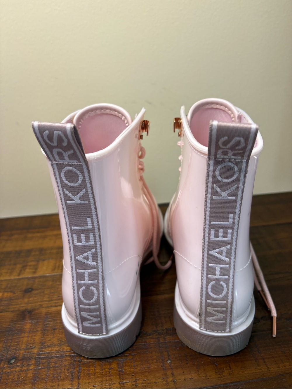 Michael Kors Tavie Women’s Size 7 Soft Pink Rain Booties - Picture 9 of 13